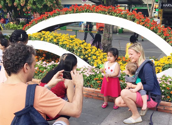 Many foreign visitors transit in Ho Chi Minh City (Photo: SGGP)